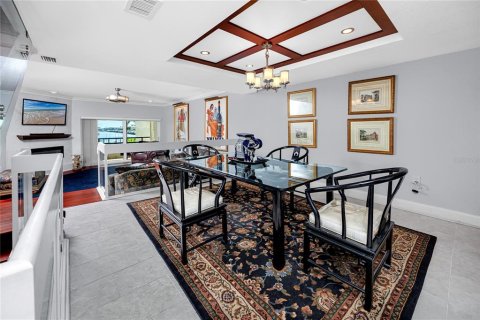 Condo in Tierra Verde, Florida, 2 bedrooms  № 2358700 - photo 11
