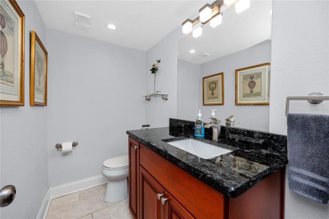 Condo in Tierra Verde, Florida, 2 bedrooms  № 2358700 - photo 17