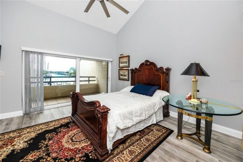 Condo in Tierra Verde, Florida, 2 bedrooms  № 2358700 - photo 28