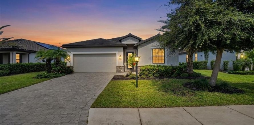 Villa ou maison à Bradenton, Floride 4 chambres, 188.78 m2 № 2385850