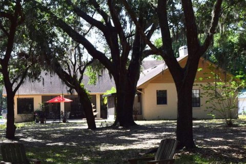 House in Lakeland, Florida 4 bedrooms, 295.71 sq.m. № 1656939 - photo 2