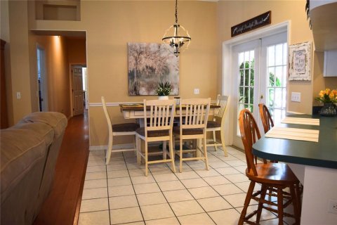 House in Lakeland, Florida 4 bedrooms, 295.71 sq.m. № 1656939 - photo 9