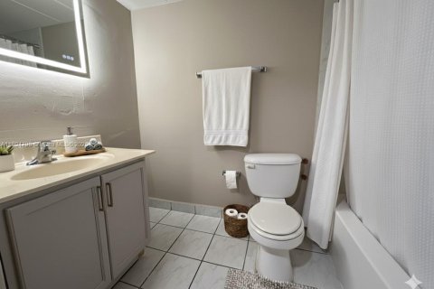 Copropriété à vendre à Miami, Floride: 1 chambre, 64.57 m2 № 1949946 - photo 5