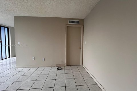 Copropriété à vendre à Miami, Floride: 1 chambre, 64.57 m2 № 1949946 - photo 9