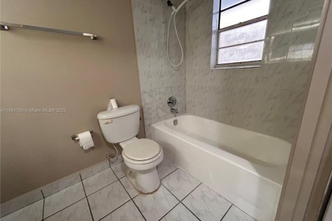 Copropriété à vendre à Miami, Floride: 1 chambre, 64.57 m2 № 1949946 - photo 6