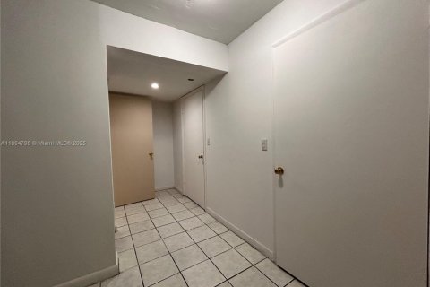 Copropriété à vendre à Miami, Floride: 1 chambre, 64.57 m2 № 1949946 - photo 4