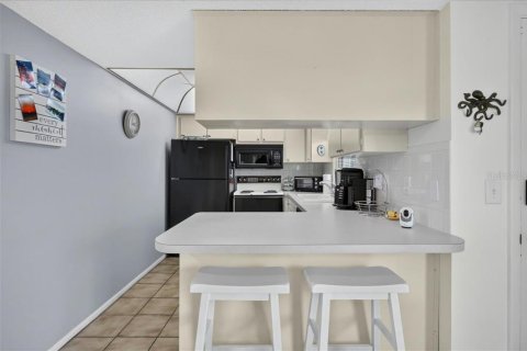 Купить кондоминиум в Тарпон-Спрингс, Флорида 6 комнат, 80.92м2, № 2210145 - фото 12
