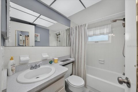 Купить кондоминиум в Тарпон-Спрингс, Флорида 6 комнат, 80.92м2, № 2210145 - фото 27