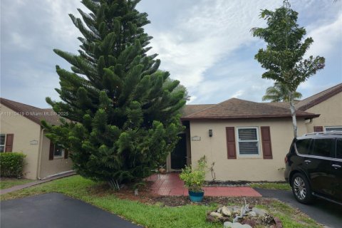 Townhouse in Boca Raton, Florida 3 bedrooms, 134.89 sq.m. № 1752945 - photo 1