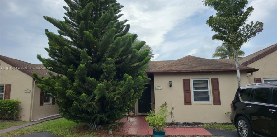 Townhouse in Boca Raton, Florida 3 bedrooms, 134.89 sq.m. № 1752945