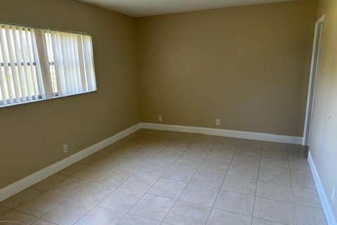 Copropriété à louer à Margate, Floride: 2 chambres, 91.97 m2 № 2147146 - photo 2