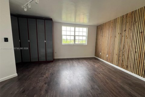 Купить кондоминиум в Майами, Флорида 2 спальни, 99.13м2, № 2069448 - фото 14