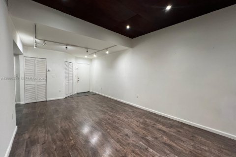 Купить кондоминиум в Майами, Флорида 2 спальни, 99.13м2, № 2069448 - фото 7