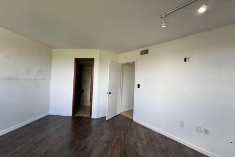 Купить кондоминиум в Майами, Флорида 2 спальни, 99.13м2, № 2069448 - фото 15