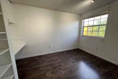 Купить кондоминиум в Майами, Флорида 2 спальни, 99.13м2, № 2069448 - фото 19