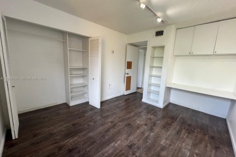 Купить кондоминиум в Майами, Флорида 2 спальни, 99.13м2, № 2069448 - фото 22