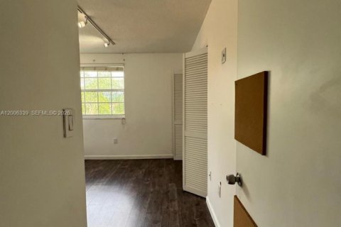 Купить кондоминиум в Майами, Флорида 2 спальни, 99.13м2, № 2069448 - фото 20