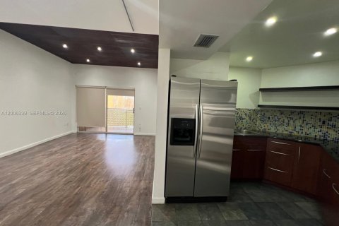 Купить кондоминиум в Майами, Флорида 2 спальни, 99.13м2, № 2069448 - фото 5