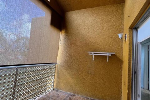 Купить кондоминиум в Майами, Флорида 2 спальни, 99.13м2, № 2069448 - фото 24