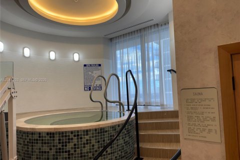 Condominio en alquiler en Miami, Florida, 2 dormitorios, 85.93 m2 № 2342772 - foto 23