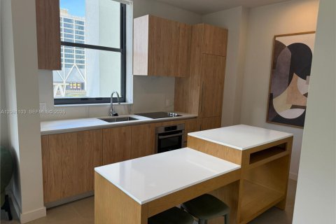 Condominio en alquiler en Miami, Florida, 2 dormitorios, 85.93 m2 № 2342772 - foto 4