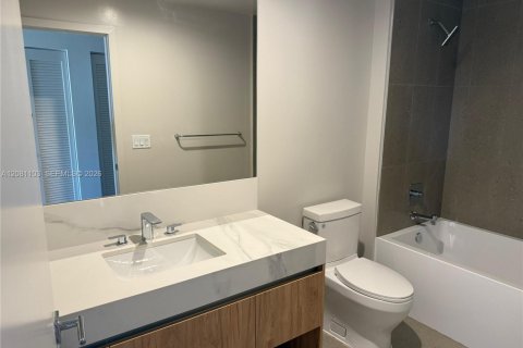 Condominio en alquiler en Miami, Florida, 2 dormitorios, 85.93 m2 № 2342772 - foto 11