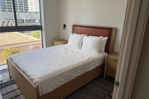 Condominio en alquiler en Miami, Florida, 2 dormitorios, 85.93 m2 № 2342772 - foto 10