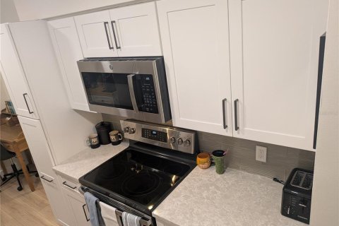 Condo in Sarasota, Florida, 2 bedrooms  № 1819605 - photo 5
