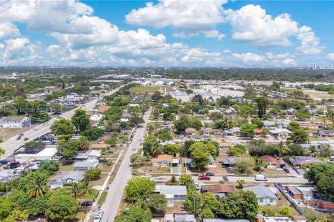 Casa en venta en Fort Lauderdale, Florida, 3 dormitorios, 76.64 m2 № 1951887 - foto 27