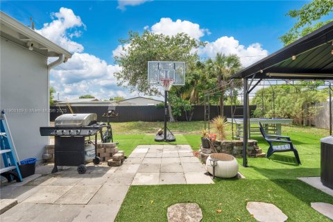 Casa en venta en Fort Lauderdale, Florida, 3 dormitorios, 76.64 m2 № 1951887 - foto 17