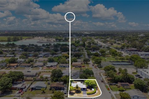 Casa en venta en Fort Lauderdale, Florida, 3 dormitorios, 76.64 m2 № 1951887 - foto 24