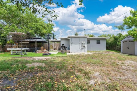Casa en venta en Fort Lauderdale, Florida, 3 dormitorios, 76.64 m2 № 1951887 - foto 21