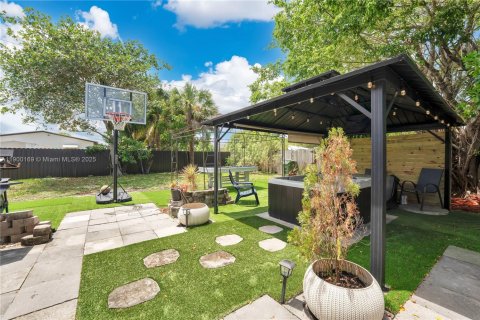 Casa en venta en Fort Lauderdale, Florida, 3 dormitorios, 76.64 m2 № 1951887 - foto 3