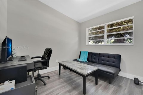 Casa en venta en Fort Lauderdale, Florida, 3 dormitorios, 76.64 m2 № 1951887 - foto 14