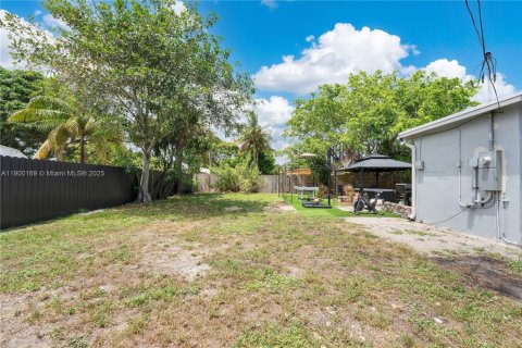 Casa en venta en Fort Lauderdale, Florida, 3 dormitorios, 76.64 m2 № 1951887 - foto 22