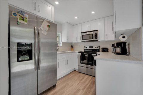 Casa en venta en Fort Lauderdale, Florida, 3 dormitorios, 76.64 m2 № 1951887 - foto 8