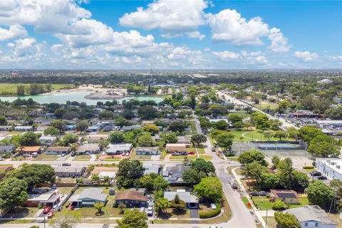 Casa en venta en Fort Lauderdale, Florida, 3 dormitorios, 76.64 m2 № 1951887 - foto 26