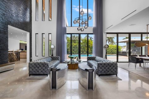 House in North Miami Beach, Florida 6 bedrooms, 490.34 sq.m. № 2189682 - photo 15
