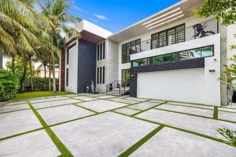 House in North Miami Beach, Florida 6 bedrooms, 490.34 sq.m. № 2189682 - photo 4