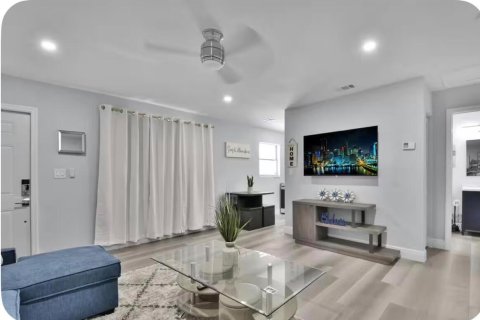 Apartment in Fort Lauderdale, Florida 2 bedrooms, 283.07 sq.m. № 2175550 - photo 3