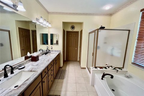 House in Summerfield, Florida 2 bedrooms, 173.73 sq.m. № 1810115 - photo 16