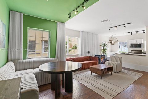 Copropriété à vendre à Miami Beach, Floride: 2 chambres, 95.13 m2 № 1776395 - photo 2
