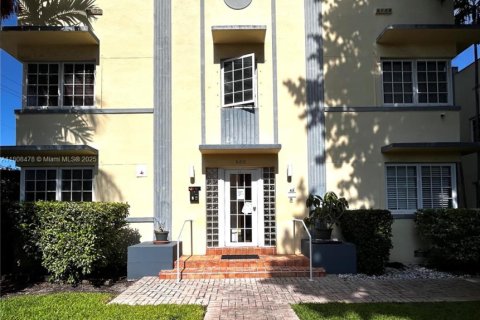 Copropriété à vendre à Miami Beach, Floride: 2 chambres, 95.13 m2 № 1776395 - photo 12