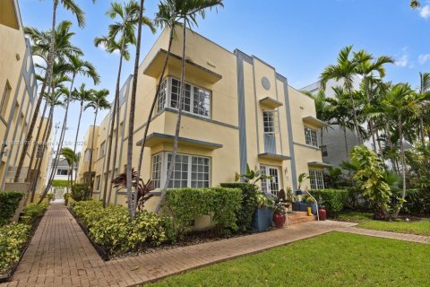 Copropriété à vendre à Miami Beach, Floride: 2 chambres, 95.13 m2 № 1776395 - photo 11