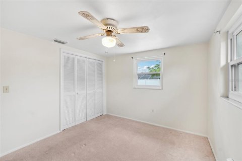 Villa ou maison à vendre à Port Richey, Floride: 2 chambres, 118.45 m2 № 1720896 - photo 12