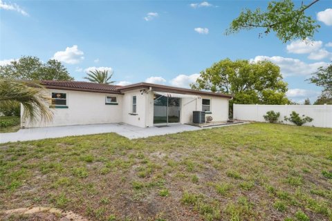 Villa ou maison à vendre à Port Richey, Floride: 2 chambres, 118.45 m2 № 1720896 - photo 25