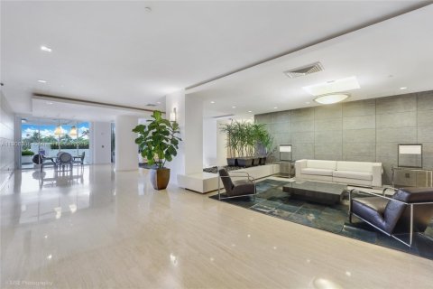 Condo in Key Biscayne, Florida, 2 bedrooms  № 1956929 - photo 17