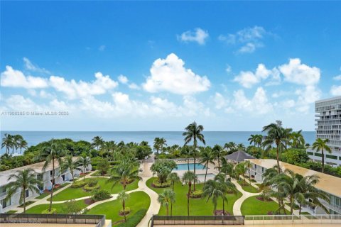 Condo in Key Biscayne, Florida, 2 bedrooms  № 1956929 - photo 15