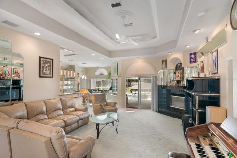 House in Palm Coast, Florida 4 bedrooms, 254.37 sq.m. № 2238045 - photo 5