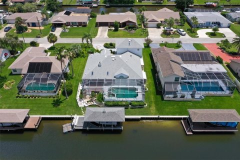 House in Palm Coast, Florida 4 bedrooms, 254.37 sq.m. № 2238045 - photo 18